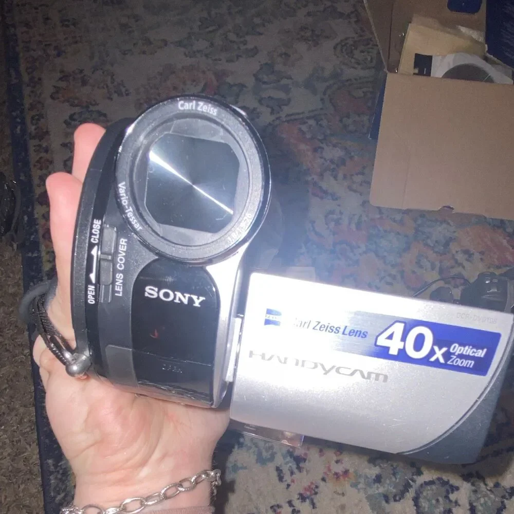 Sony Handycam DCR-DVD108 DVD-RW Handheld Camcorder NO BATTERY UNTESTED